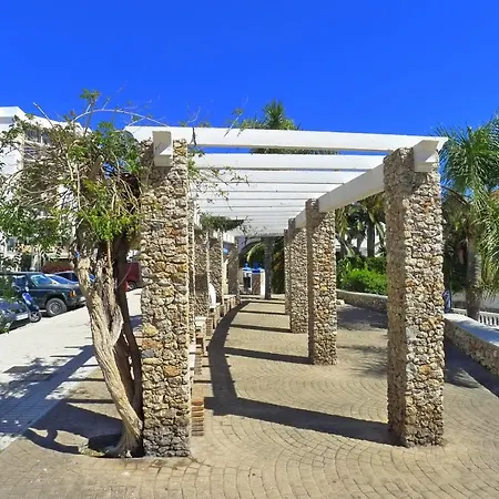 R1353 Tuhillo 8, 1d Apartment *