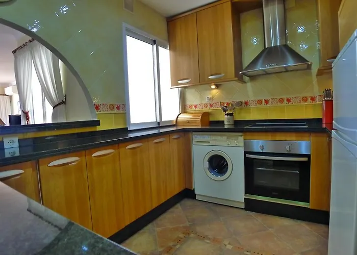 R1353 Tuhillo 8, 1d * Nerja